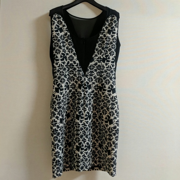 Dress - Picture 4 of 6